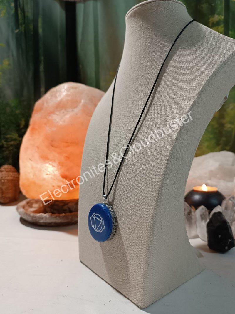 Colgante o llavero Electronite Chakra Tercer Ojo formato Semicírculo - Imagen 3