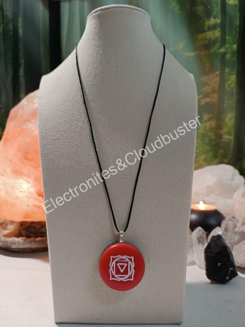 Colgante o llavero Electronite Chakra Raiz formato Semicírculo
