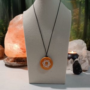 Colgante o llavero Electronite Chakra Sacro formato Semicírculo