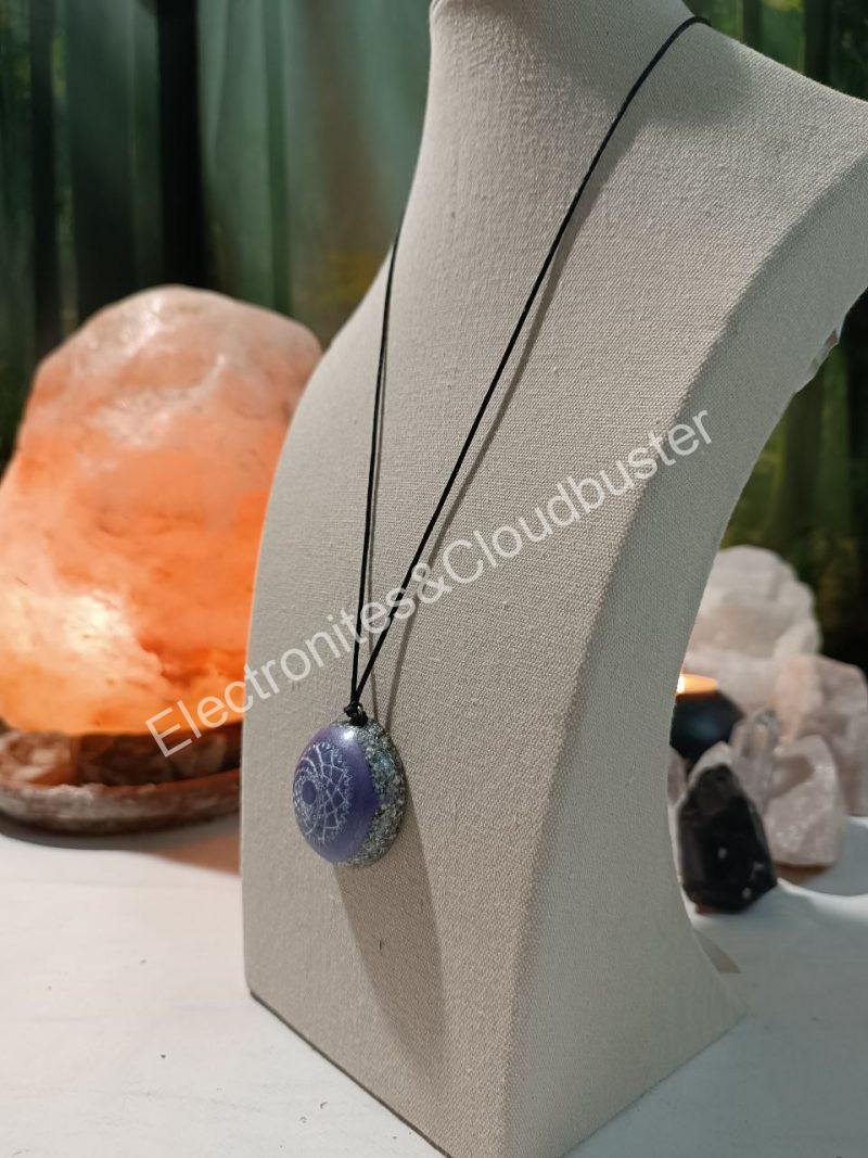 Colgante o llavero Electronite Chakra Corona formato Semiesfera - Imagen 3