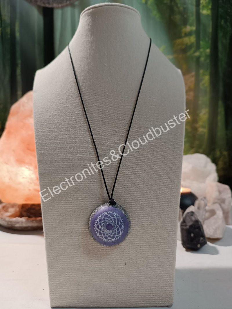 Colgante o llavero Electronite Chakra Corona formato Semiesfera