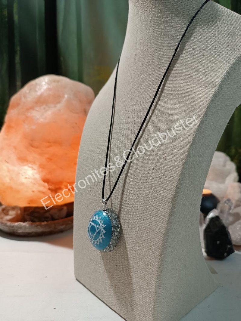 Colgante o llavero Electronite Chakra de Garganta formato Semiesfera - Imagen 3