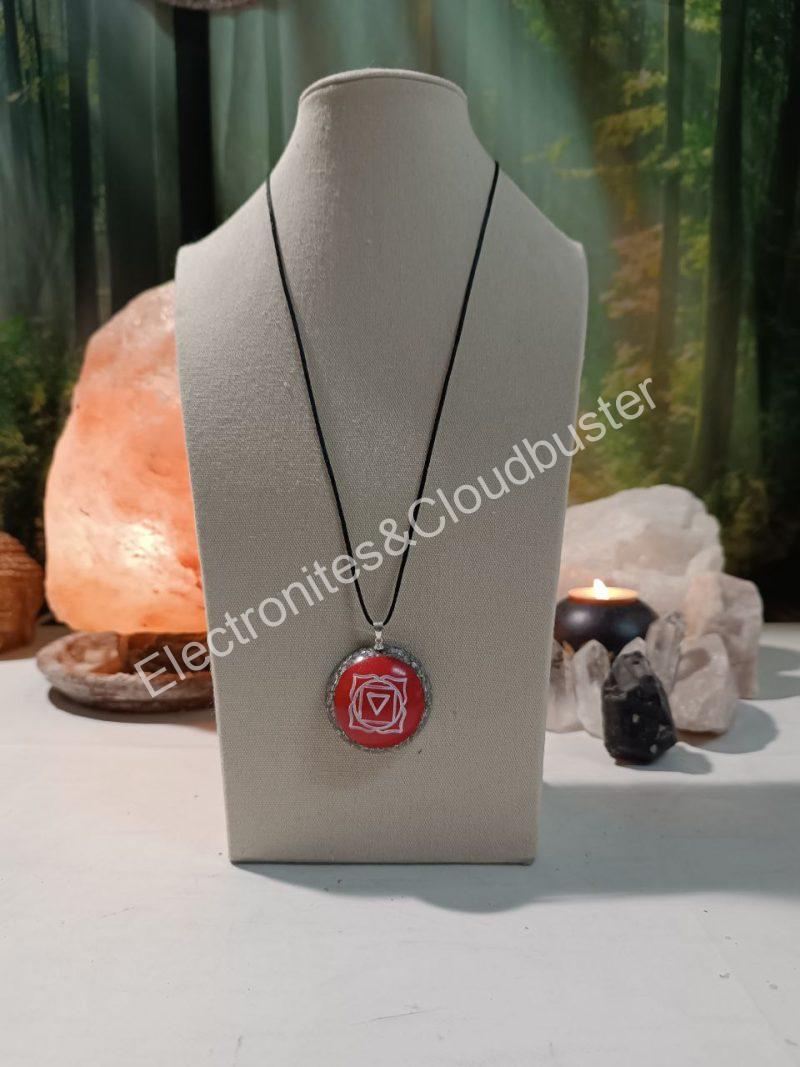 Colgante o llavero Electronite Chakra Raíz formato Semiesfera - Imagen 4