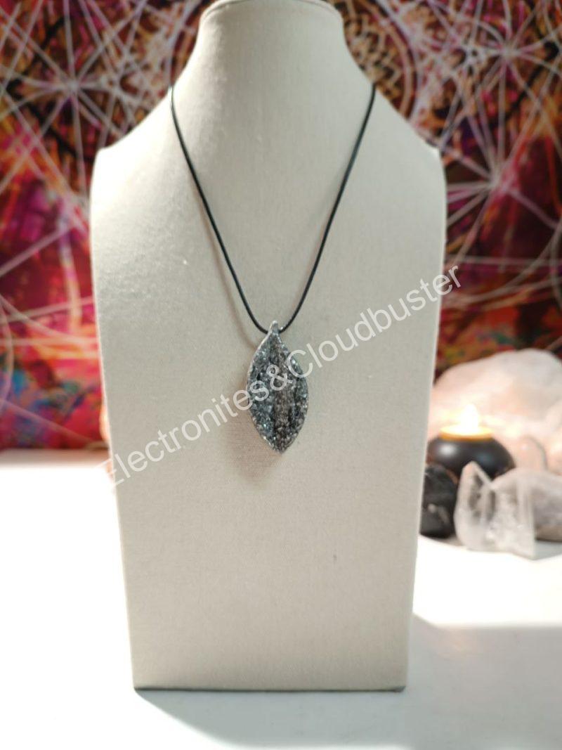 Colgante forma hoja alargada pico Electronite - Imagen 2