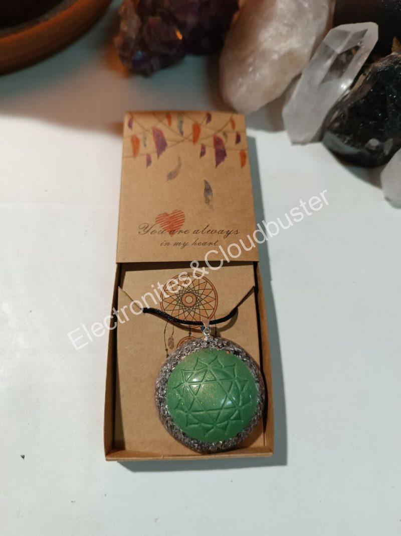 Colgante o llavero Electronite Chakra Corazón o Cardíaco formato Semiesfera - Imagen 5