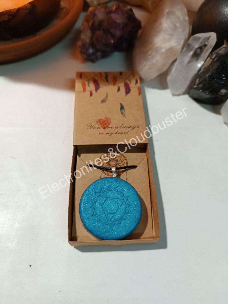 Colgante o llavero Electronite Chakra de Garganta formato Semicirculo - Imagen 5