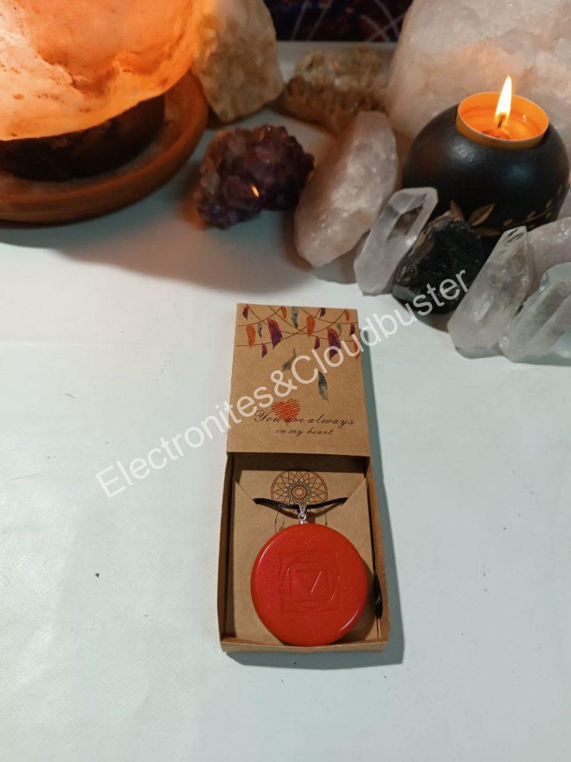 Colgante o llavero Electronite Chakra Raiz formato Semicírculo - Imagen 5
