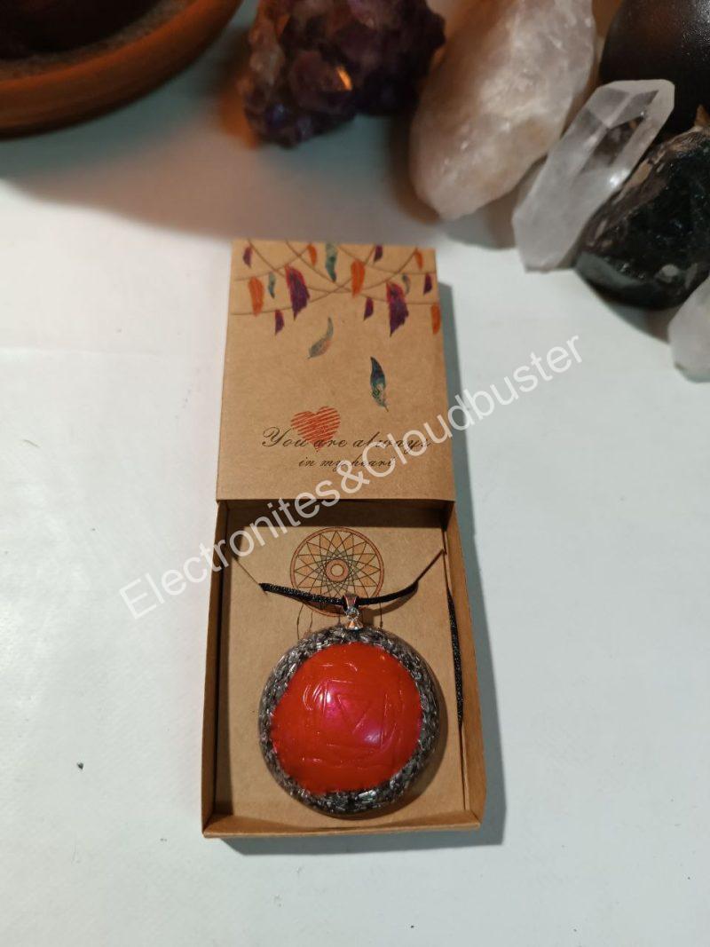 Colgante o llavero Electronite Chakra Raíz formato Semiesfera - Imagen 6